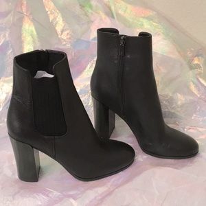 Kenneth Cole New York leather boots